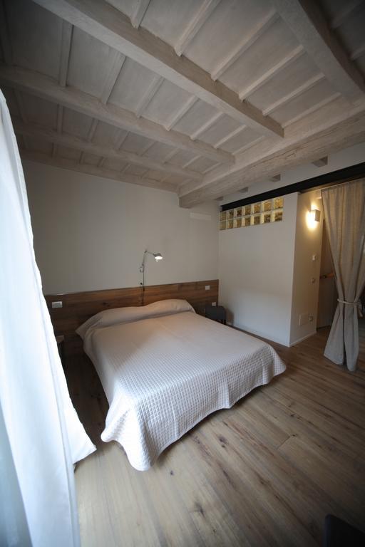 32 Bnb Camerecaffe Павия Номер фото